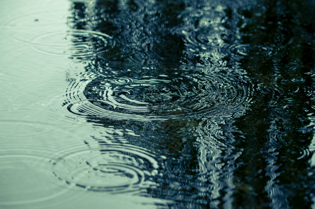 梅雨になんとなく憂鬱になる人必見！雨と心の関係